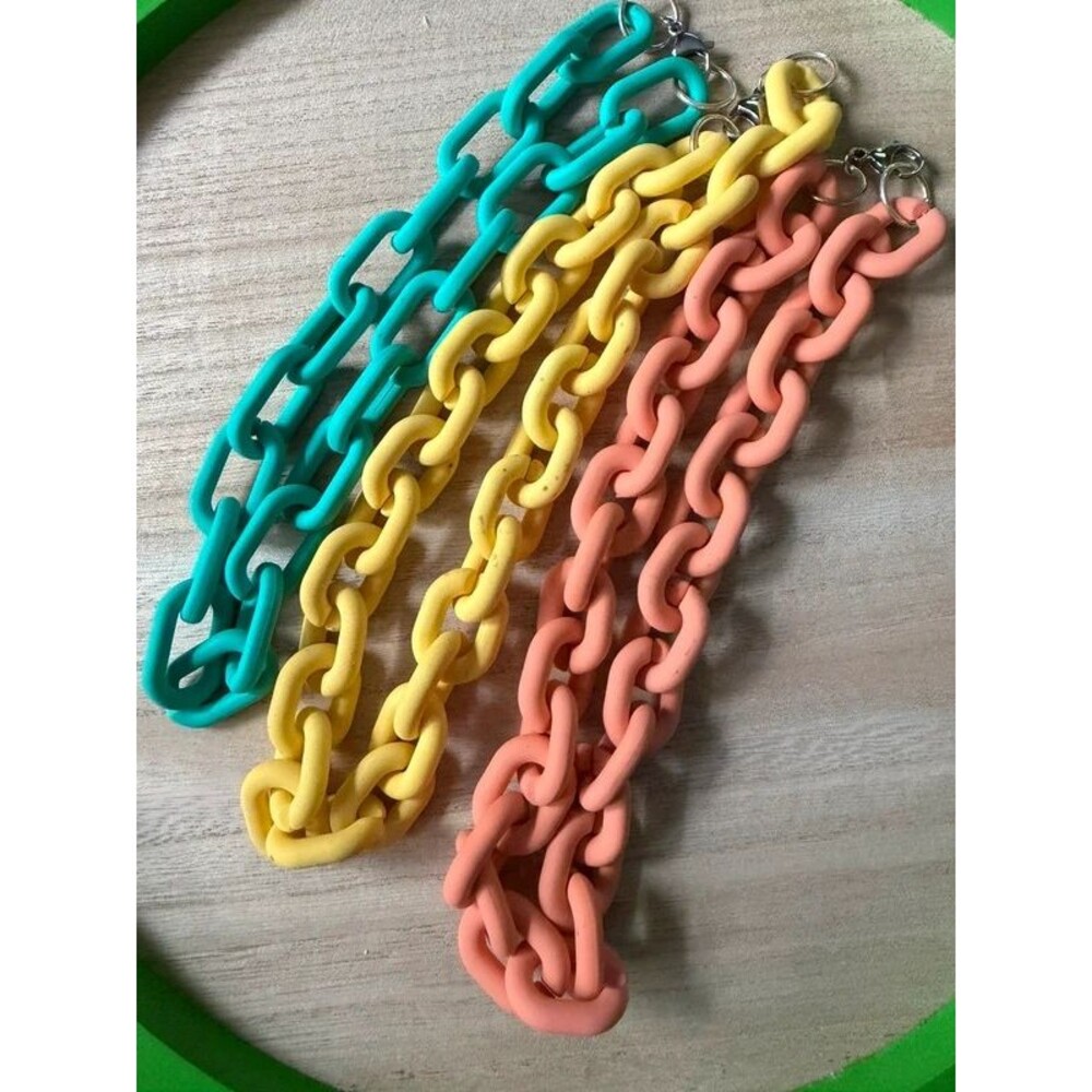 Lot of 3 chunky chain necklaces in soft-touch matte silicone / rubber-coated pla